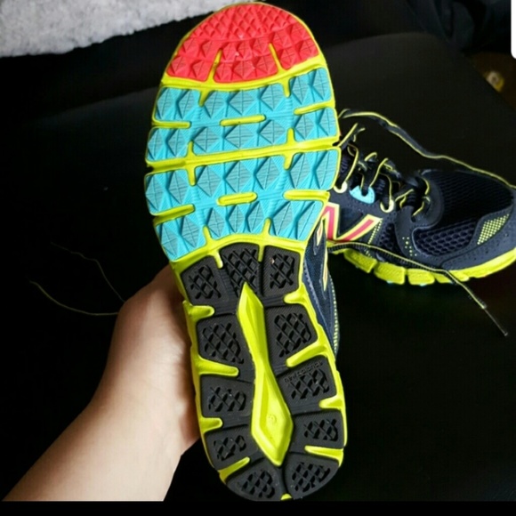 New Balance running shoes - Picture 2 of 3